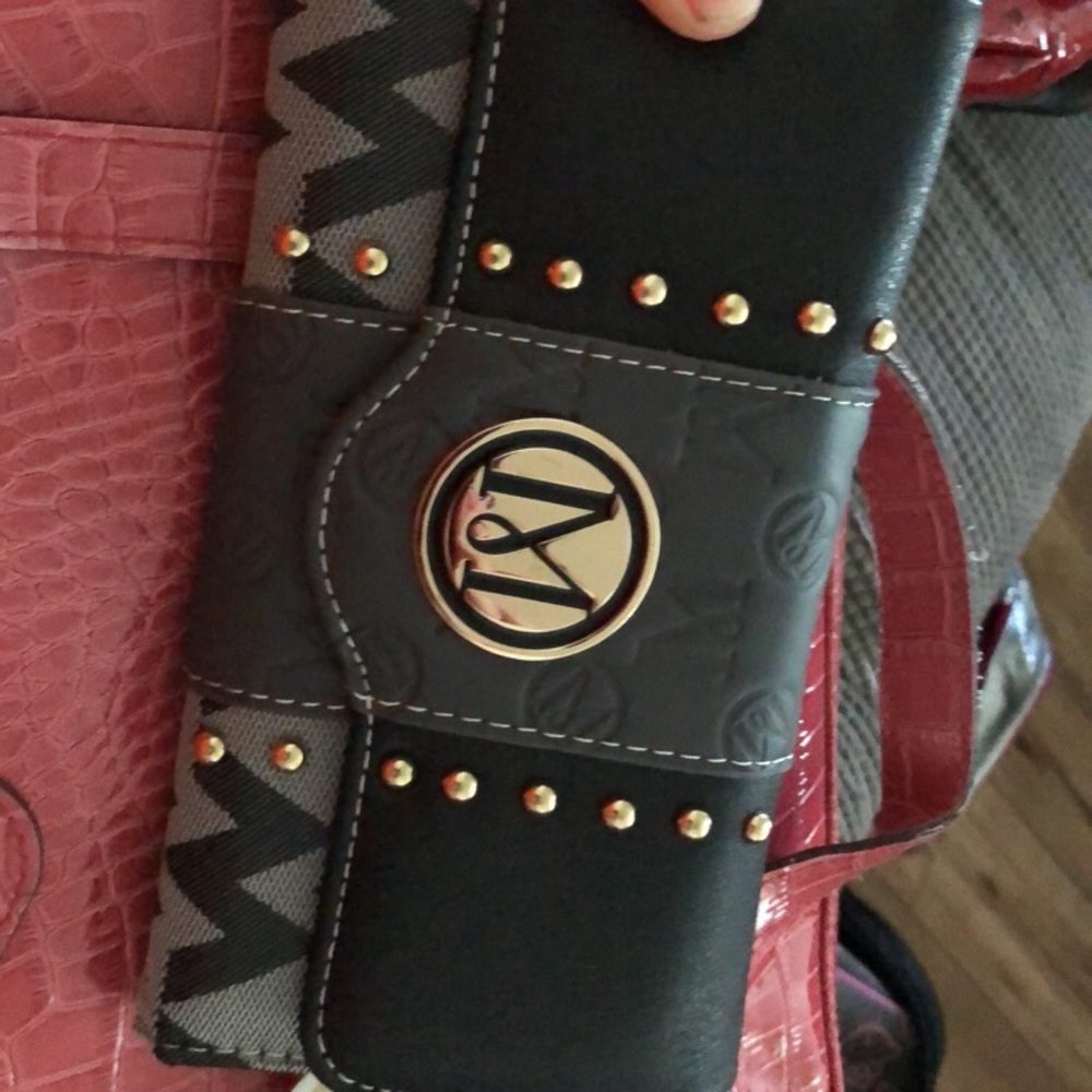 Wallets - Picture 2 of 3